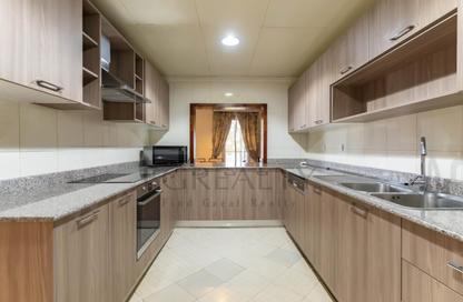 Apartment - 2 Bedrooms - 2 Bathrooms for rent in West Porto Drive - Porto Arabia - The Pearl Island - Doha