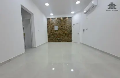 Apartment - 2 Bedrooms - 2 Bathrooms for rent in Al Mansoura - Al Mansoura - Doha