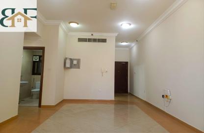 Apartment - 2 Bedrooms - 2 Bathrooms for rent in Al Mansoura - Al Mansoura - Doha