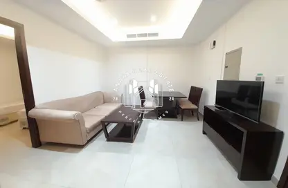Apartment - 2 Bedrooms - 2 Bathrooms for rent in Umm Ghuwalina - Umm Ghuwailina - Doha