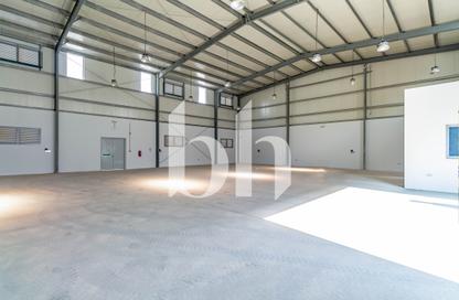 Warehouse - Studio - 2 Bathrooms for rent in East Industrial Street - Birkat Al Awamer - Al Wakra
