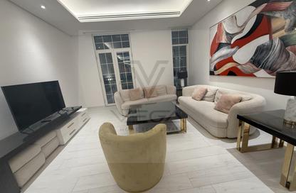 Apartment - 2 Bedrooms - 3 Bathrooms for rent in Floresta Gardens - Floresta Gardens - The Pearl Island - Doha