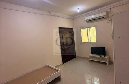 Apartment - Studio - 1 Bathroom for rent in Madinat Khalifa South - Madinat Khalifa - Doha
