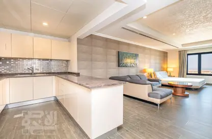 Apartment - Studio - 1 Bathroom for rent in Regency Pearl 2 - Regency Pearl 2 - The Pearl Island - Doha
