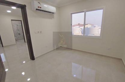 (بنتهاوس  (روف - غرفة نوم - 1 حمام للايجار في شارع المطار القديم - طريق المطار القديم - الدوحة