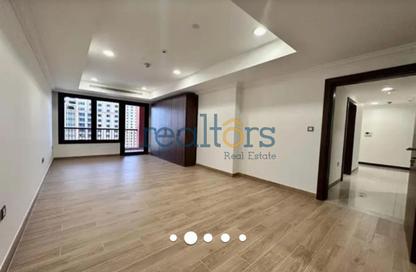 Apartment - 2 Bedrooms - 3 Bathrooms for sale in Tower 21 - Porto Arabia - The Pearl Island - Doha
