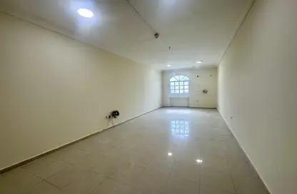 Apartment - 2 Bedrooms - 2 Bathrooms for rent in Anas Street - Fereej Bin Mahmoud North - Fereej Bin Mahmoud - Doha