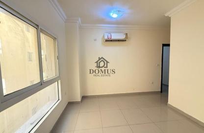 Apartment - 2 Bedrooms - 2 Bathrooms for rent in Thabit Bin Zaid Street - Al Mansoura - Doha
