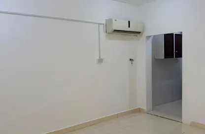 شقة - 2 غرف نوم - 1 حمام للايجار في العزيزية - الدوحة