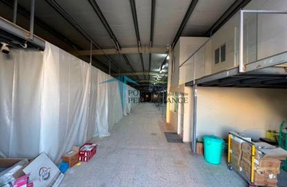 Warehouse - Studio - 2 Bathrooms for rent in Industrial Area 2 - Industrial Area - Industrial Area - Doha