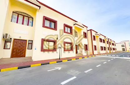 مجمع سكني - 8 غرف نوم - 8 حمامات للبيع في أم صلال علي - أم صلال على - الدوحة