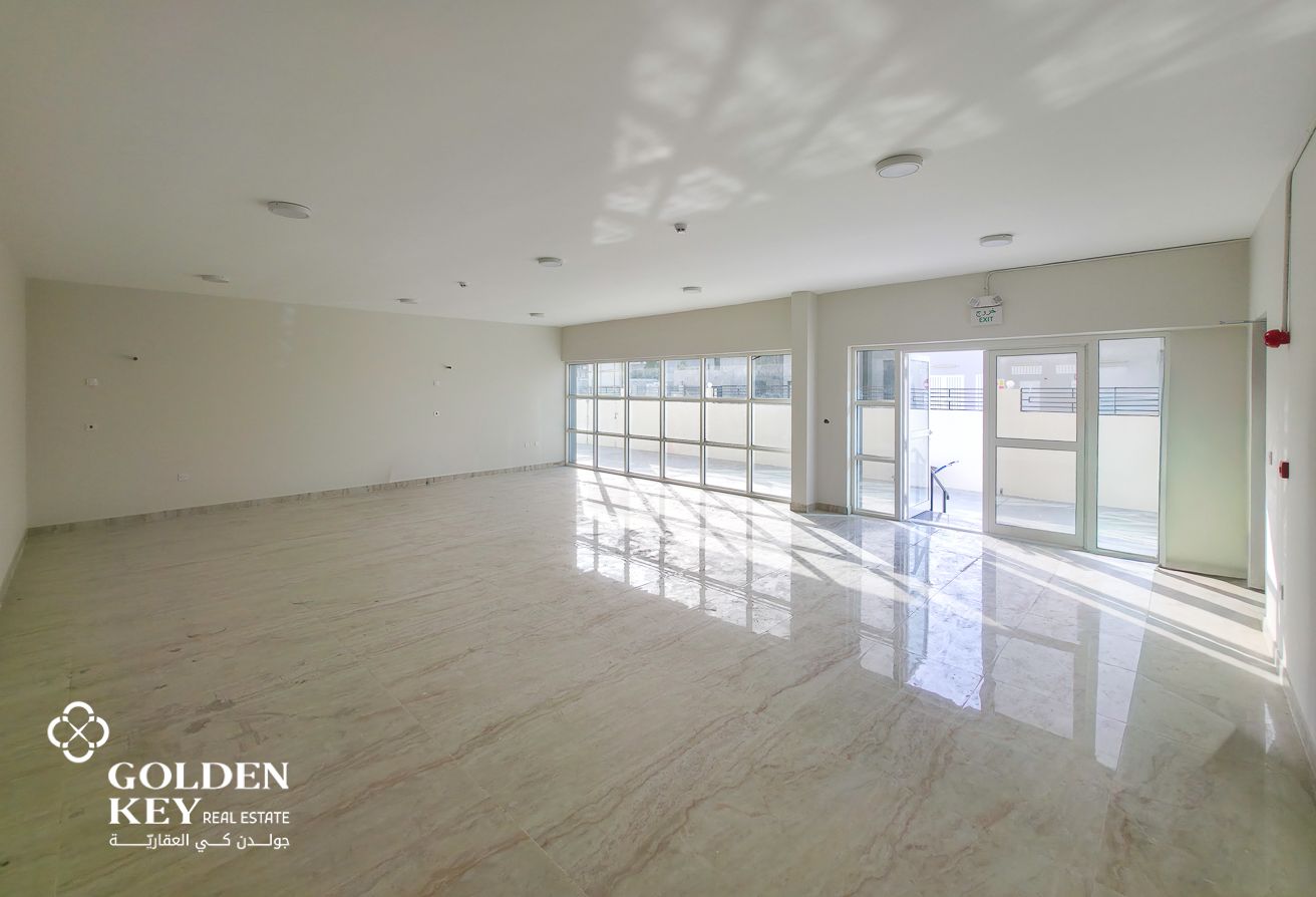 Fully Equipped 4000 sqm WarehouseꟷBirkat Al Awamer