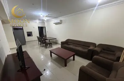 Apartment - 2 Bedrooms - 2 Bathrooms for rent in Umm Ghuwalina - Umm Ghuwailina - Doha