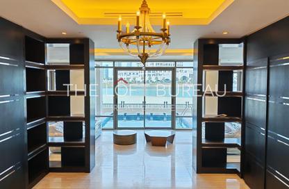 Villa - 5 Bedrooms - 7 Bathrooms for rent in Abraj Bay - Abraj Quartiers - The Pearl Island - Doha