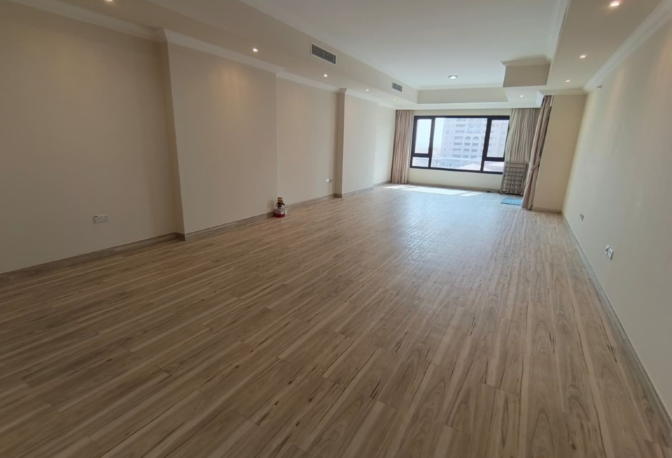 1 BR Apartment at higher floor with sea view |hot thumbnail 4