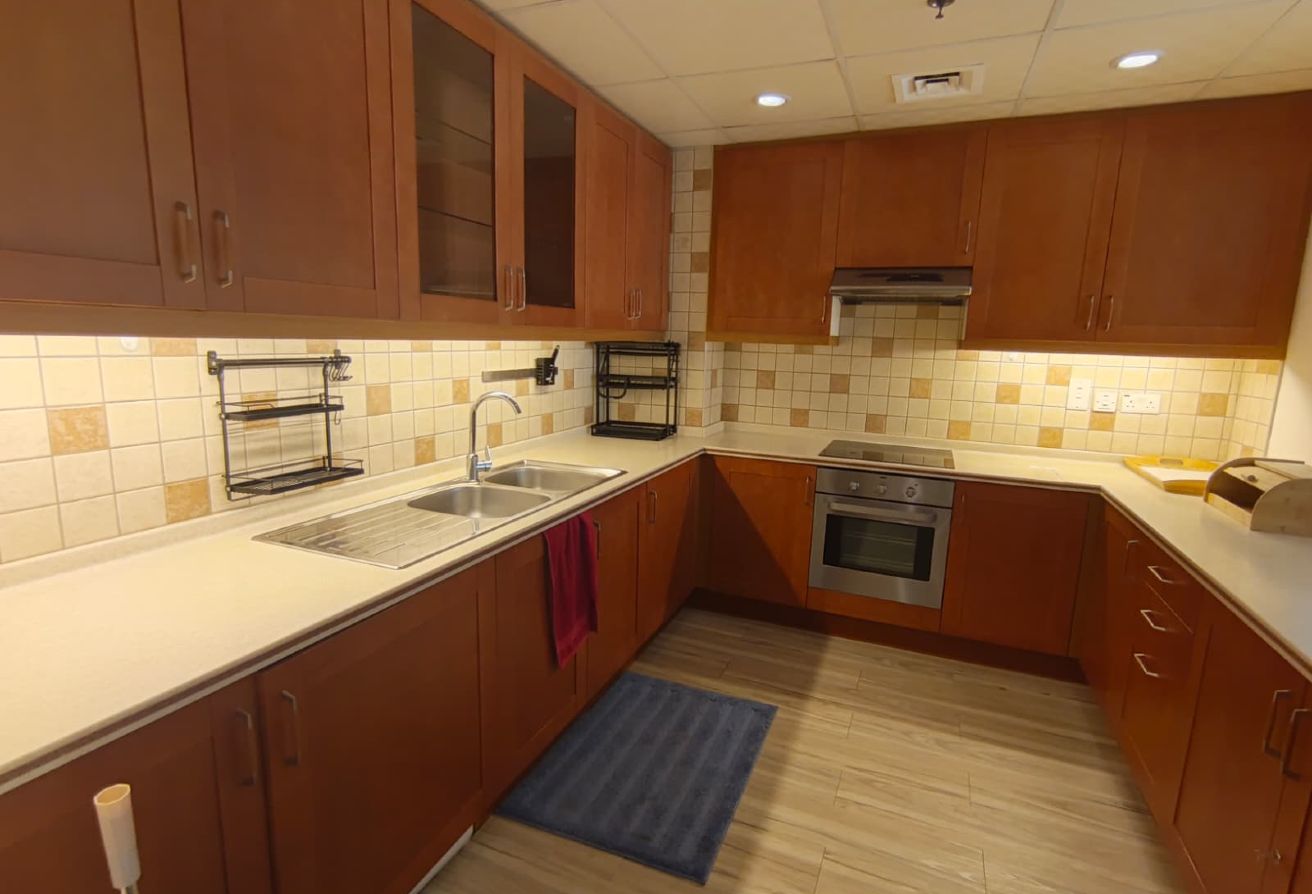 1 BR Apartment at higher floor with sea view |hot thumbnail 2
