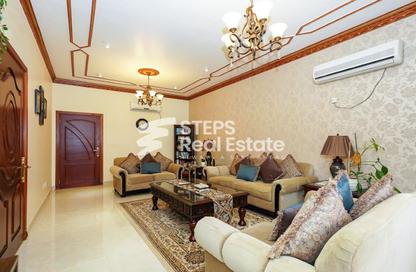 Villa - 7 - 7 for sale in Umm Al Seneem Street - Ain Khaled - Doha