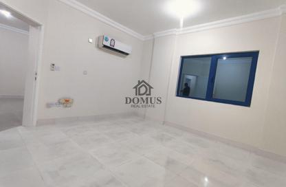 Apartment - 2 Bedrooms - 2 Bathrooms for rent in Al Nasr Street - Al Nasr - Doha