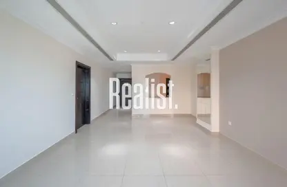 Apartment - 1 Bedroom - 2 Bathrooms for rent in West Porto Drive - Porto Arabia - The Pearl Island - Doha