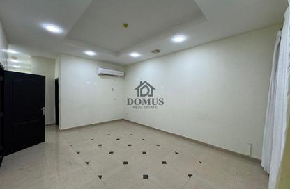 Apartment - 2 Bedrooms - 2 Bathrooms for rent in Al Nasr Street - Al Nasr - Doha