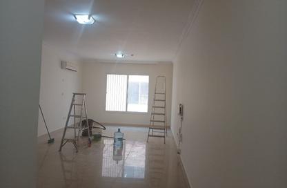 Apartment - 3 Bedrooms - 2 Bathrooms for rent in Al Sadd Road - Al Sadd - Doha