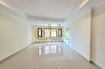 Apartment - 1 Bedroom - 2 Bathrooms for rent in East Porto Drive - Porto Arabia - The Pearl Island - Doha