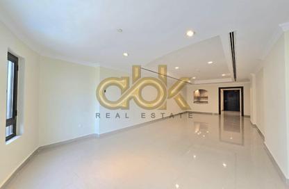 Apartment - 1 Bedroom - 2 Bathrooms for rent in East Porto Drive - Porto Arabia - The Pearl Island - Doha