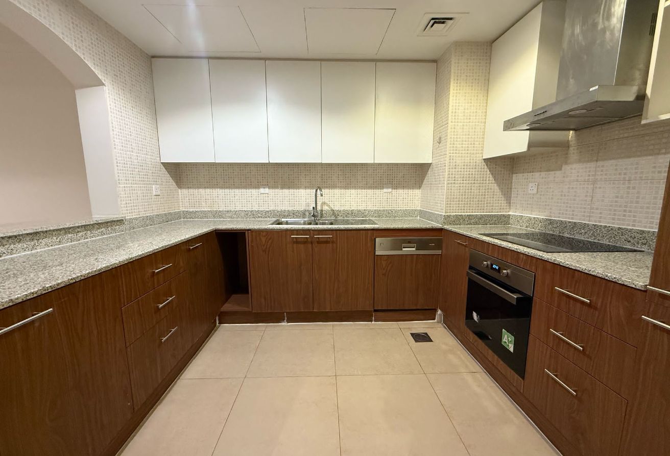 LUXURY 1 BHK +OFFICE DIDE VIEW thumbnail 3