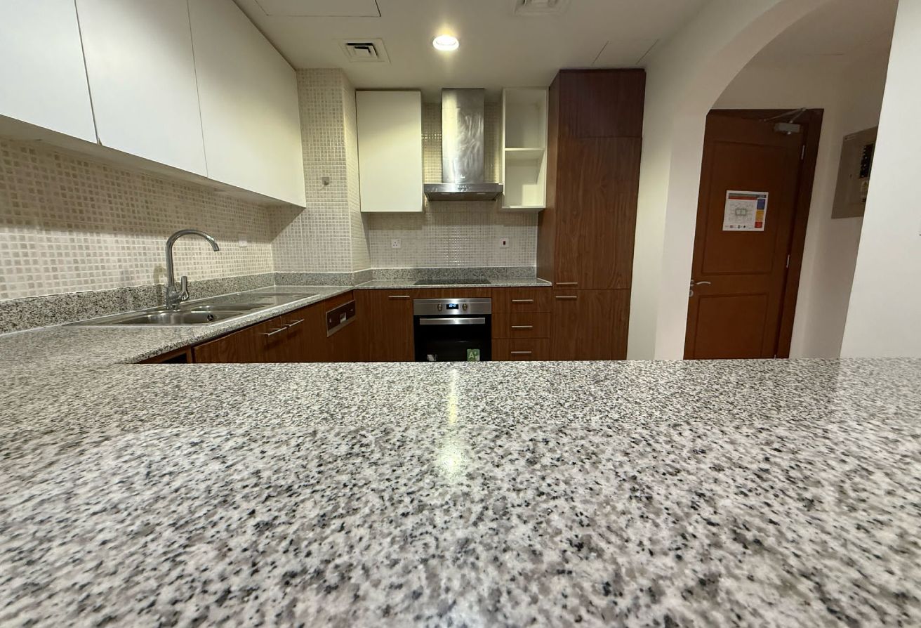 LUXURY 1 BHK +OFFICE DIDE VIEW