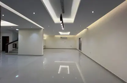 فيلا - 6 غرف نوم - 6 حمامات للايجار في برج أسباير - الوعب - الوعب - الدوحة