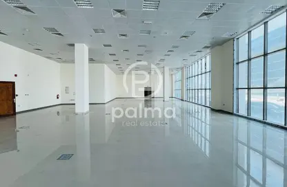 معرض - استوديو - 2 حمامات للايجار في مركز اعمال العمادي - C-Ring - الدوحة