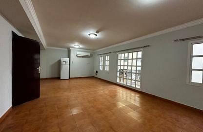Duplex - 2 Bedrooms - 2 Bathrooms for rent in Al Mansoura - Al Mansoura - Doha