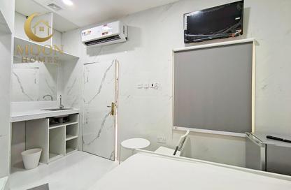 Apartment - Studio - 1 Bathroom for rent in Umm Ghuwalina - Umm Ghuwailina - Doha Apartment - Studio - 1 Bathroom for rent in Umm Ghuwalina - Umm Ghuwailina - Doha