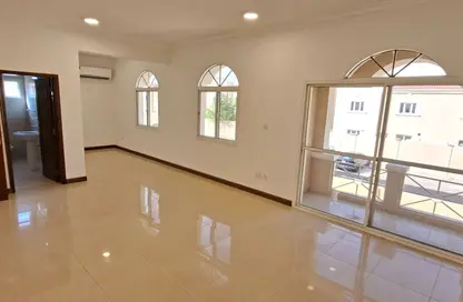 فيلا - 4 غرف نوم - 4 حمامات للايجار في الثمامة - الثمامة - الدوحة