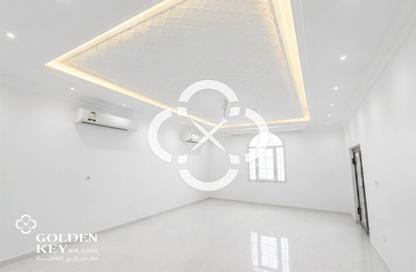 Villa - 6 - 7 for sale in Umm Salal Ali - Doha