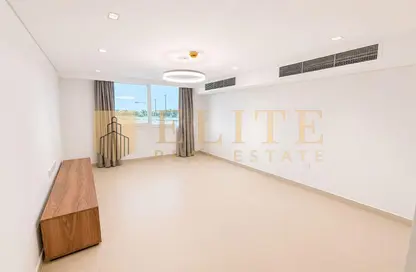 Apartment - 2 Bedrooms - 3 Bathrooms for rent in Airport Road - Airport Area - Doha