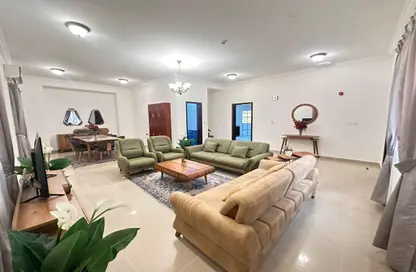 فيلا - 5 غرف نوم - 6 حمامات للايجار في شارع  بو هامو - أبو هامور - الدوحة