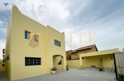 شقة - 5 غرف نوم - 6 حمامات للايجار في مرموره فيلاز - المعمورة - الدوحة