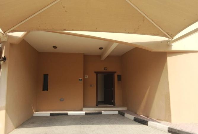 982538 - Property Image 2