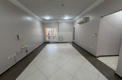 Apartment - 2 Bedrooms - 3 Bathrooms for rent in Al Sadd Road - Al Sadd - Doha