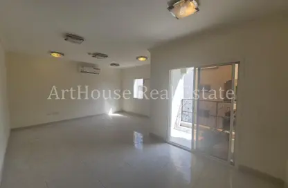Villa - 3 Bedrooms - 4 Bathrooms for rent in Izghawa - Izghawa - Doha