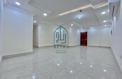 Apartment - 1 - 1 for rent in Umm Ghwailina Comm - Umm Ghuwalina - Umm Ghuwailina - Doha
