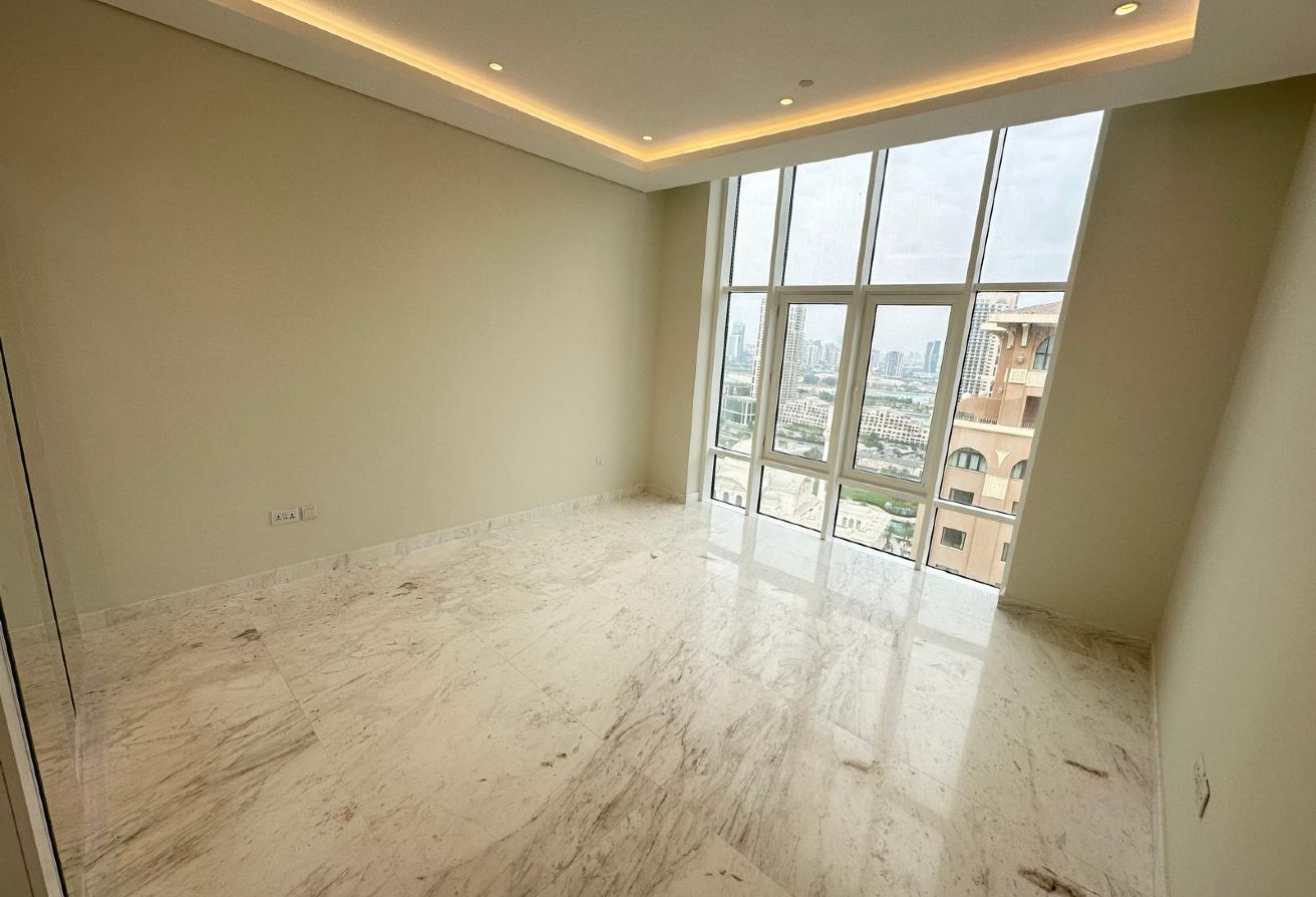 Penthouse for Sale in Porto Arabia | Sea View thumbnail 19