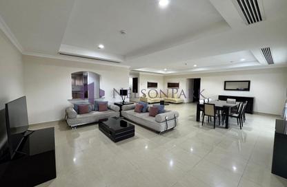 Apartment - 2 Bedrooms - 3 Bathrooms for rent in East Porto Drive - Porto Arabia - The Pearl Island - Doha