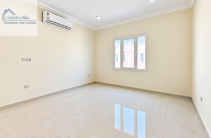 مجمع سكني - 7 - 7+ للايجار في المرخية - الدوحة