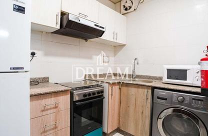 Apartment - 2 Bedrooms - 2 Bathrooms for rent in Umm Ghuwalina - Umm Ghuwailina - Doha