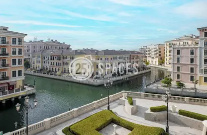 Apartment - 3 Bedrooms - 4 Bathrooms for rent in Carnaval - Qanat Quartier - The Pearl Island - Doha