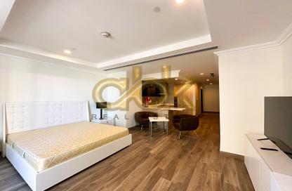 Apartment - Studio - 1 Bathroom for rent in Viva West - Viva Bahriyah - The Pearl Island - Doha