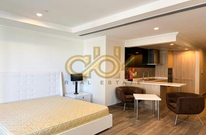 Apartment - Studio - 1 Bathroom for rent in Viva West - Viva Bahriyah - The Pearl Island - Doha