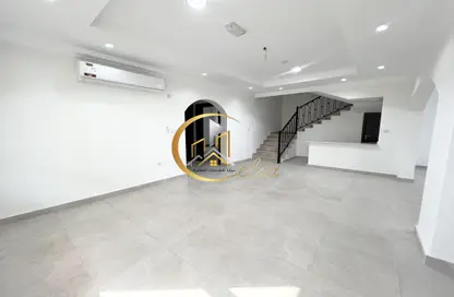 مجمع سكني - 6 غرف نوم - 7 حمامات للايجار في وادي المرخ - مريخ - المريخ - الدوحة